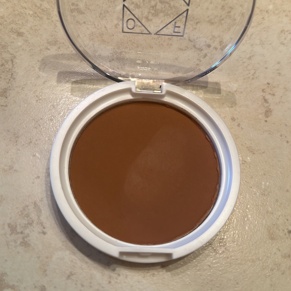 OFRA Bronzer Versatile Matte - Picture 2 of 3